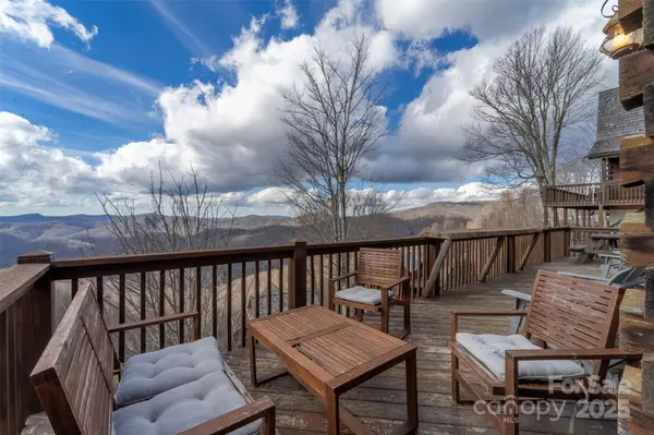 171 Scenic Wolf DR, Mars Hill, NC 28754