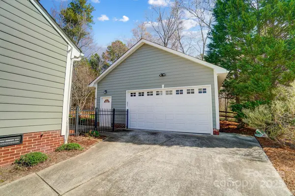 3842 Saxonbury WAY, Charlotte, NC 28269