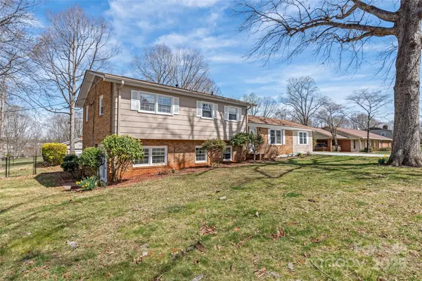 809 E 23rd Street ST, Newton, NC 28658