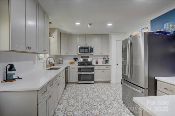1190 Duchess DR, Mount Pleasant, NC 28124