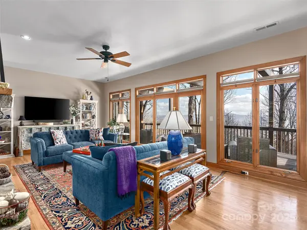 19 Ebby Ridge RD, Fairview, NC 28730