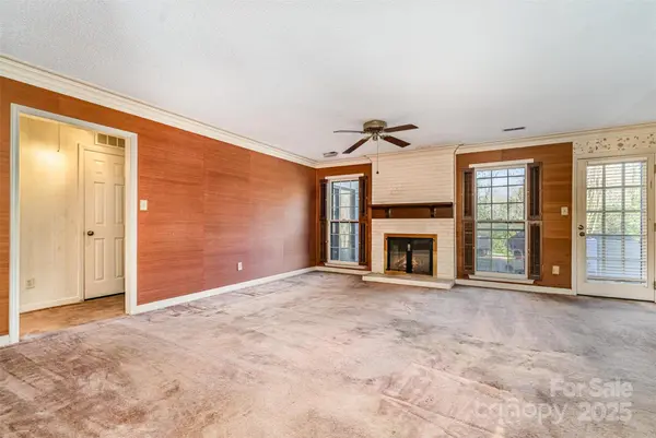 4309 Woodglen LN, Charlotte, NC 28226
