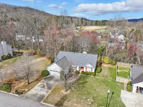 223 Planters Creek RD, Fletcher, NC 28732