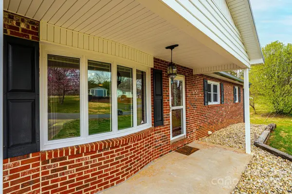 2107 Woodside TER, Granite Falls, NC 28630