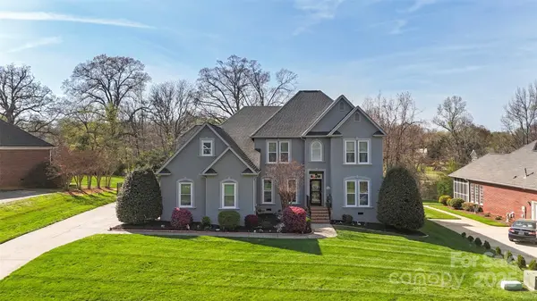 2042 Caernarfon LN, Matthews, NC 28104