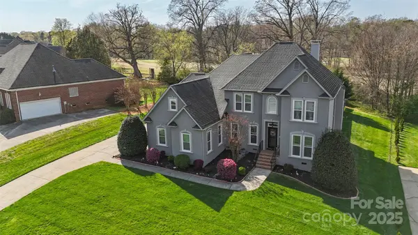 2042 Caernarfon LN, Matthews, NC 28104