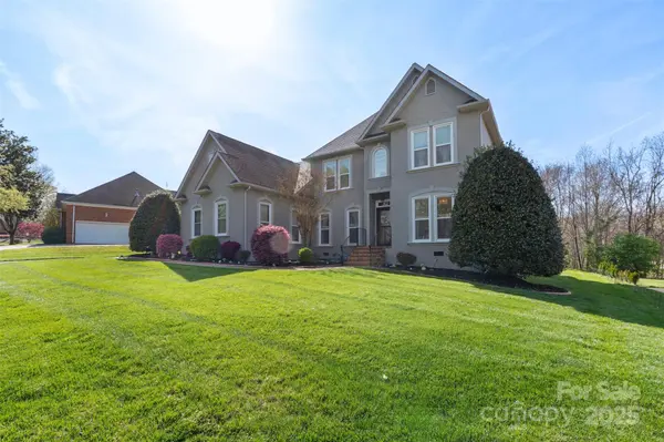 2042 Caernarfon LN, Matthews, NC 28104