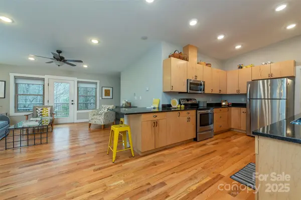 102 Kanawha DR, Montreat, NC 28757