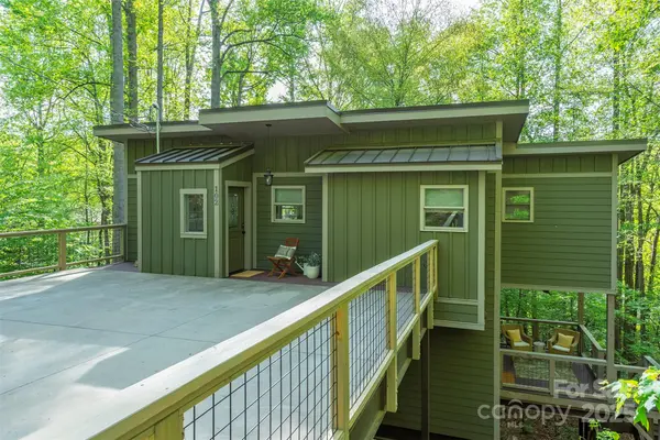102 Kanawha DR, Montreat, NC 28757