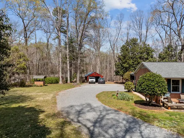 127 Robin Hood DR, Forest City, NC 28043