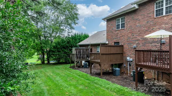2222 15th AVE NE #505, Hickory, NC 28601