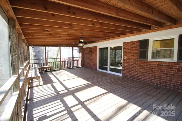 544 Stoneybrook RD, Statesville, NC 28677