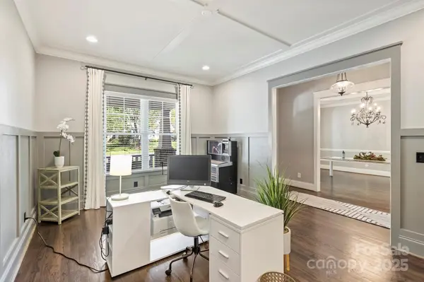 3033 Sunset DR, Charlotte, NC 28209