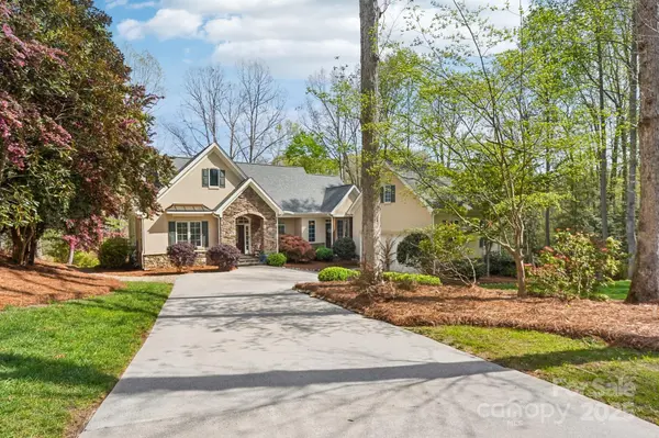 176 Sunset Bay DR, Troutman, NC 28166