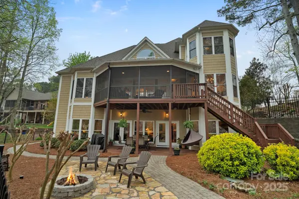 2228 Metcalf DR, Sherrills Ford, NC 28673