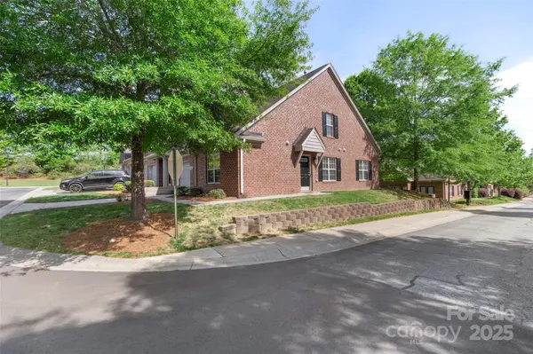 3035 Renaissance Pkwy, Jamestown, NC 27282