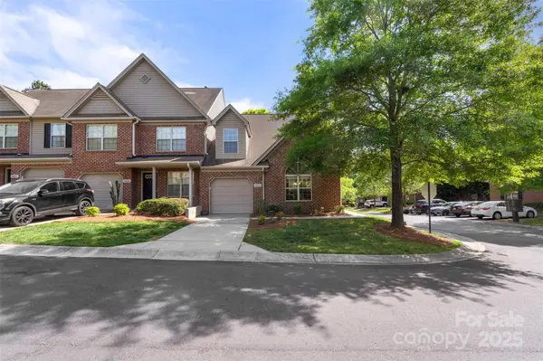 3035 Renaissance Pkwy, Jamestown, NC 27282