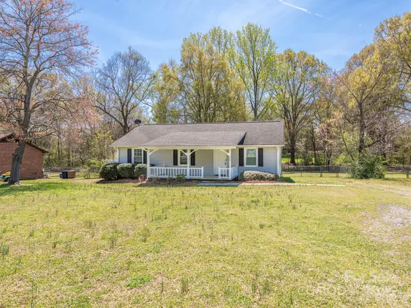 524 Catawba CIR N, Matthews, NC 28104