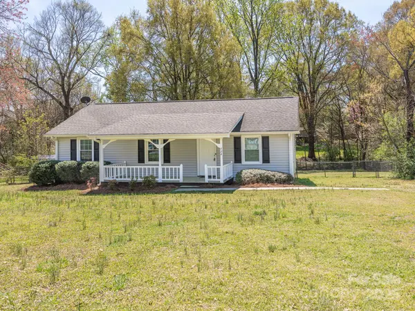 524 Catawba CIR N, Matthews, NC 28104