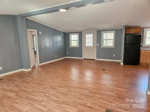 149 River Breeze DR, Morganton, NC 28655
