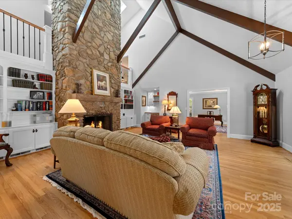 1206 Heatherloch DR, Gastonia, NC 28054