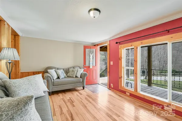 636 Roy Edwards LN, Mars Hill, NC 28754