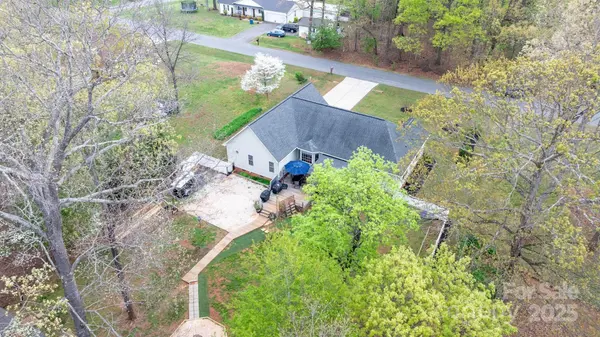 2987 Irish ST, Newton, NC 28658