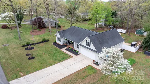 2987 Irish ST, Newton, NC 28658
