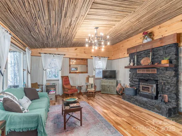 83 Rocky Ridge RD,  Balsam,  NC 28707