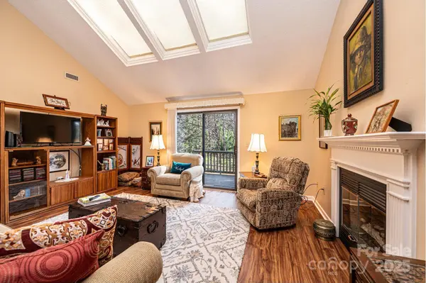 1713 12th ST NE, Hickory, NC 28601