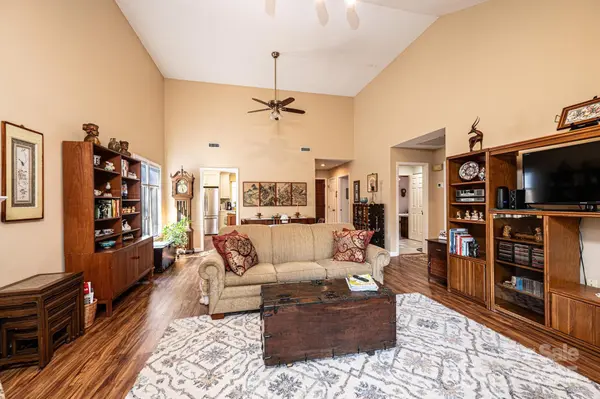 1713 12th ST NE, Hickory, NC 28601
