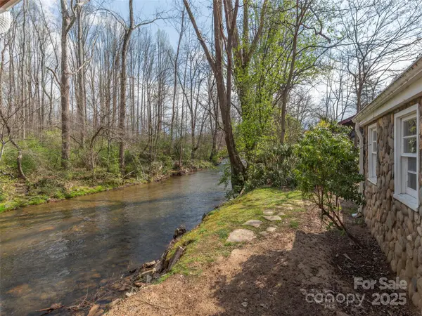 1159 Sulphur Springs RD, Waynesville, NC 28786