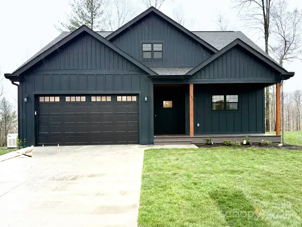 156 Byron Forest DR, Horse Shoe, NC 28742