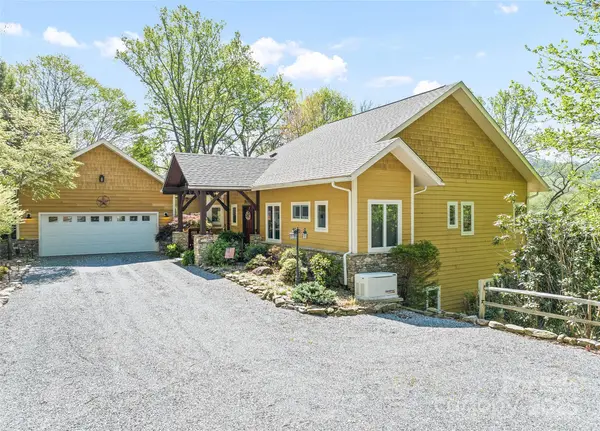79 Cranberry LN, Waynesville, NC 28785