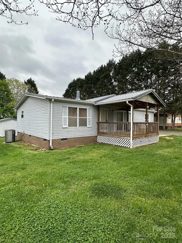 51 Kings DR, Taylorsville, NC 28681