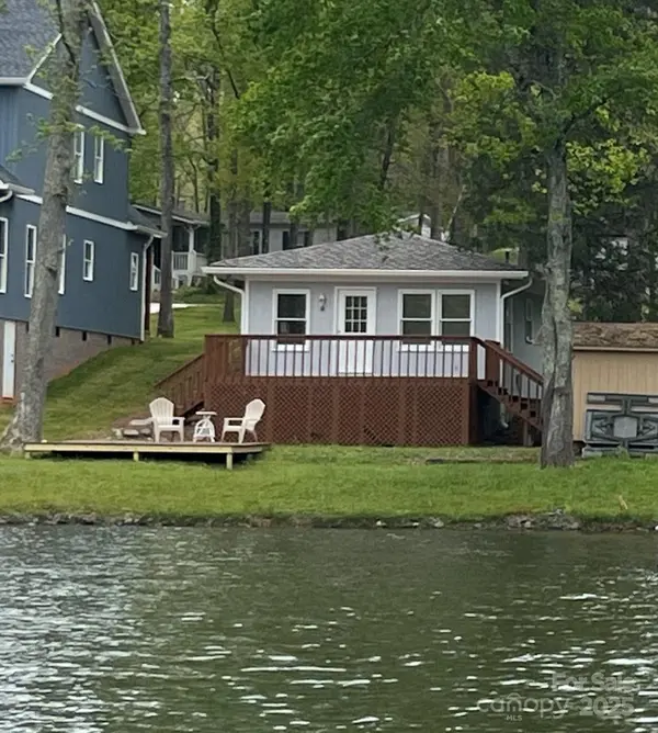 139 Sanford LN, Badin Lake, NC 28127