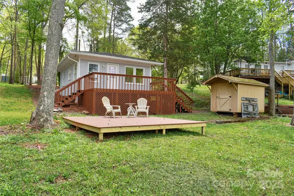 139 Sanford LN, Badin Lake, NC 28127