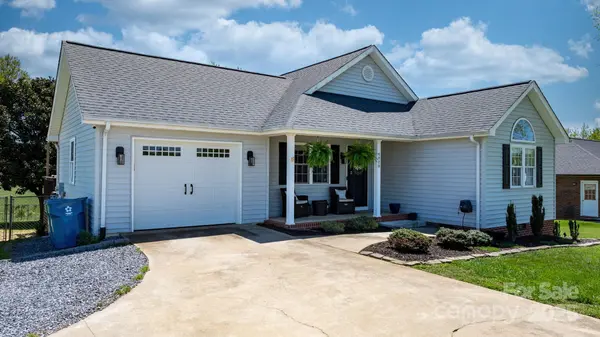 4808 Thoreau DR, Conover, NC 28613