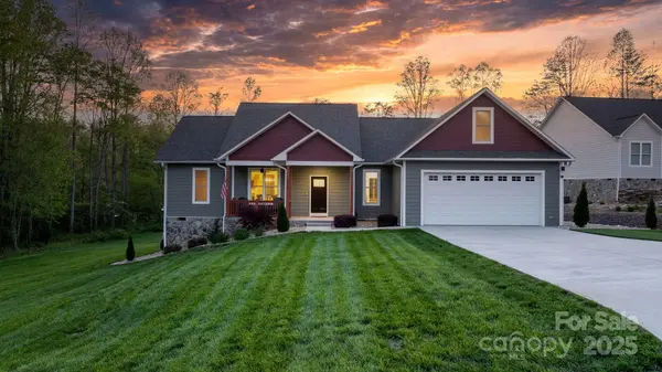 3115 Richard ST, Morganton, NC 28655