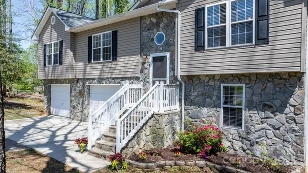 112 N Council Oaks ST, Morganton, NC 28655