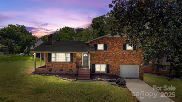 5301 Baker DR, Charlotte, NC 28210
