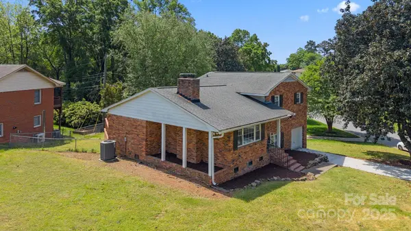 5301 Baker DR, Charlotte, NC 28210