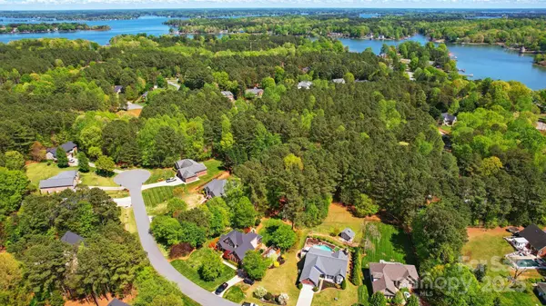 4160 Isle Of Pines DR, Denver, NC 28037