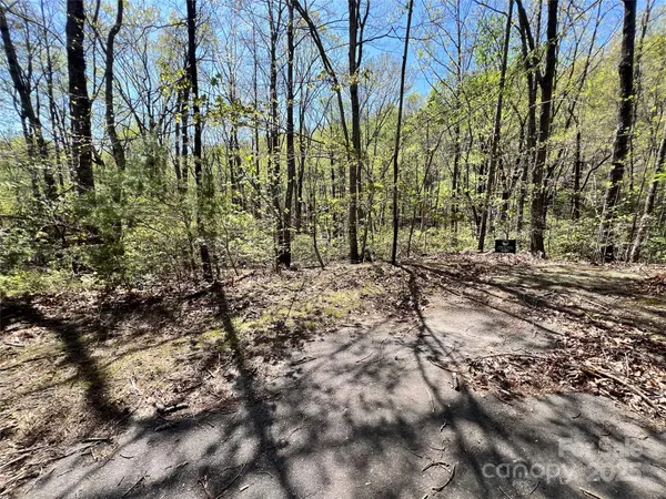 605 Mountain Summit RD, Travelers Rest, SC 29690