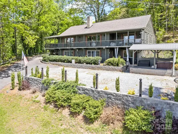 62 Cosmic LN, Waynesville, NC 28786