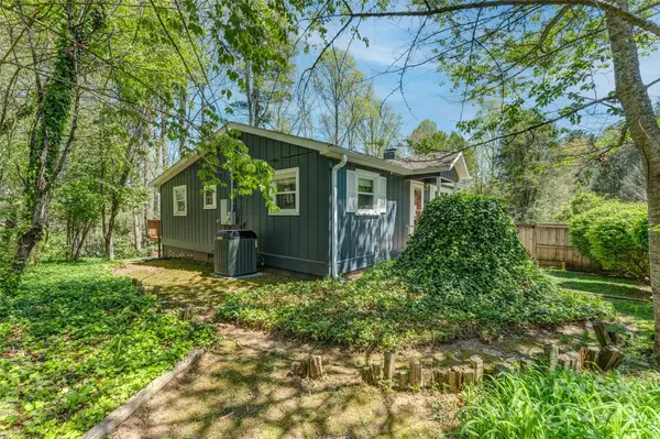 544 Bass Lake DR, Pisgah Forest, NC 28768