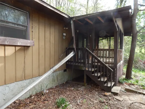81 Fairview Heights RD, Waynesville, NC 28786