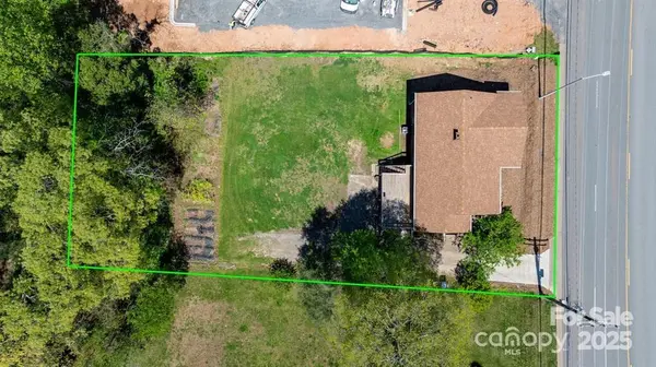 3015 North Center ST NW, Hickory, NC 28601