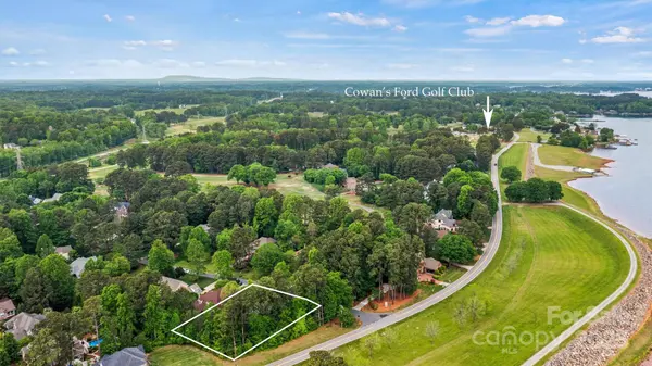 8032 Turnberry LN, Stanley, NC 28164