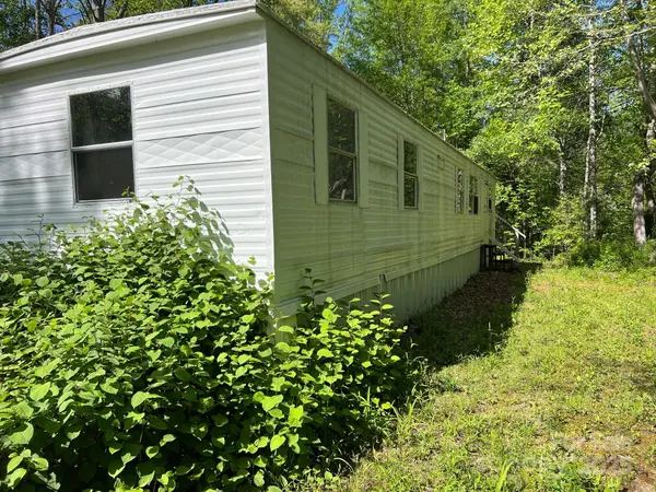 1040 Pea Patch LN, Morganton, NC 28655